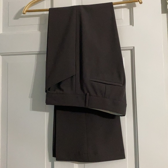 Blazer and pants suit - Picture 2 of 3